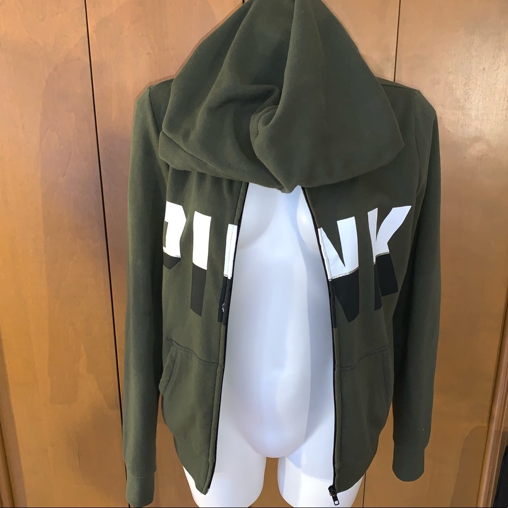 Zip up - Picture 2 of 7